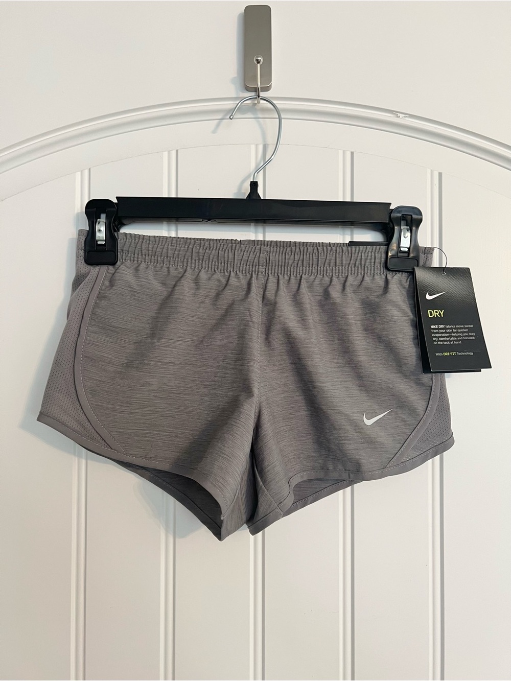 NWT Nike Girls XS Light Gray Athletic Running Shorts with Lining
